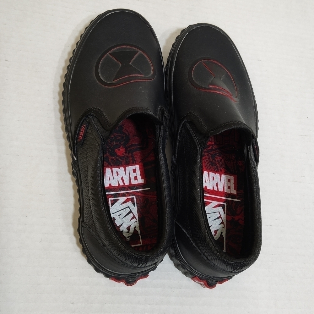 Vans Off The Wall Unisex X Marvel Leather Slip-On Shoes Black Widow 5 6.5 - Picture 3 of 11